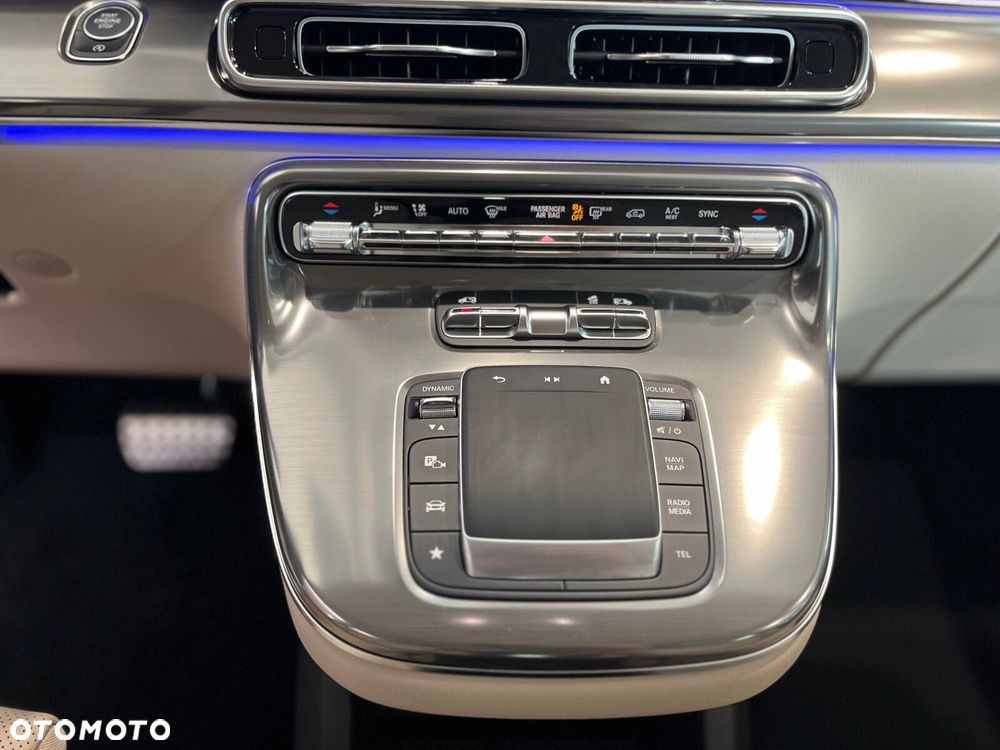 Mercedes-Benz Klasa V - 31