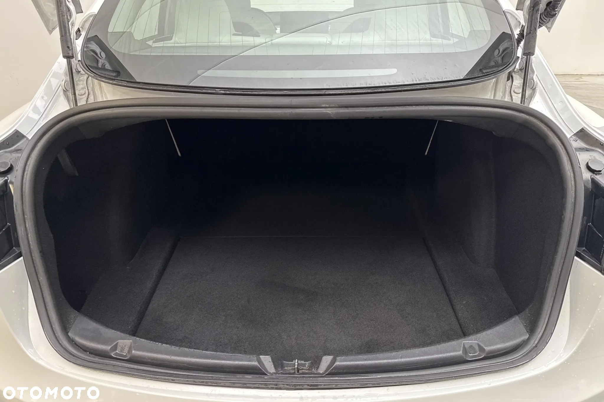 Tesla Model 3 Long Range AWD - 9