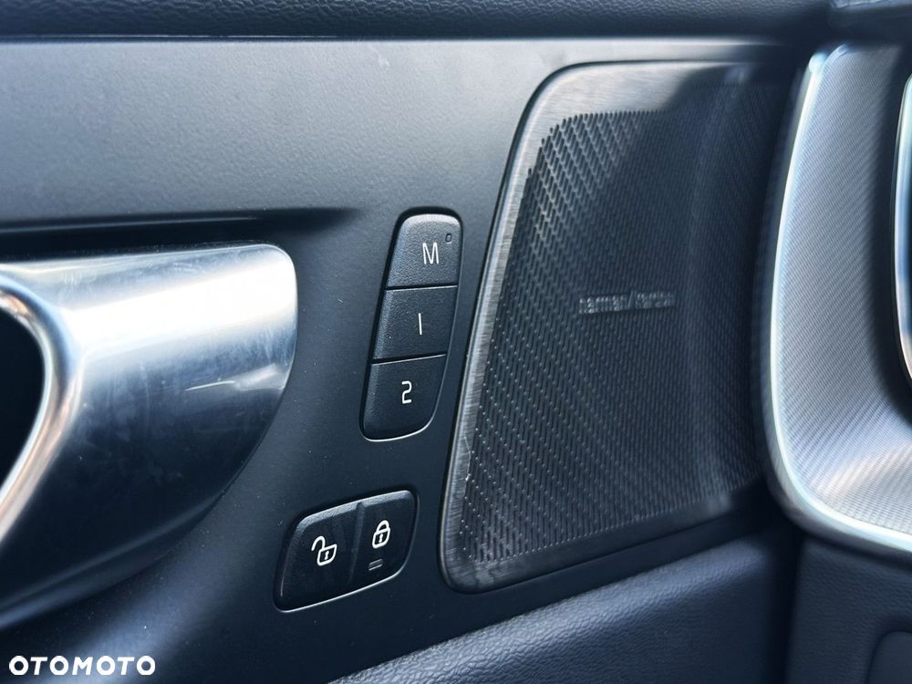 Volvo XC 60 - 35