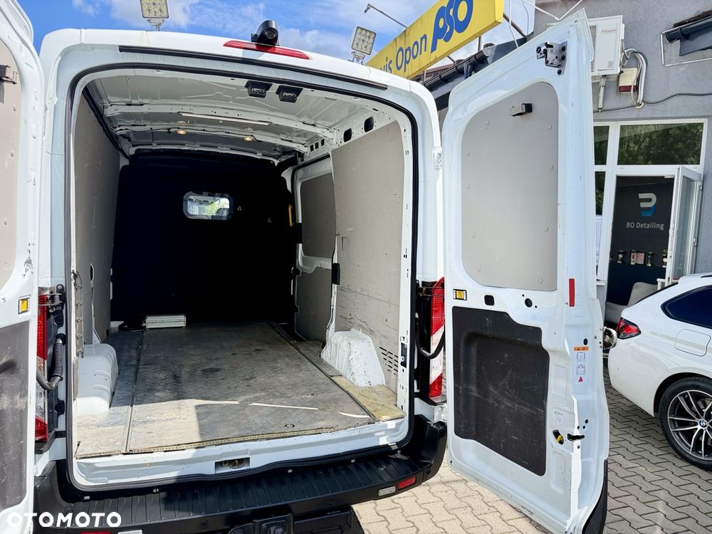 Ford Transit - 27