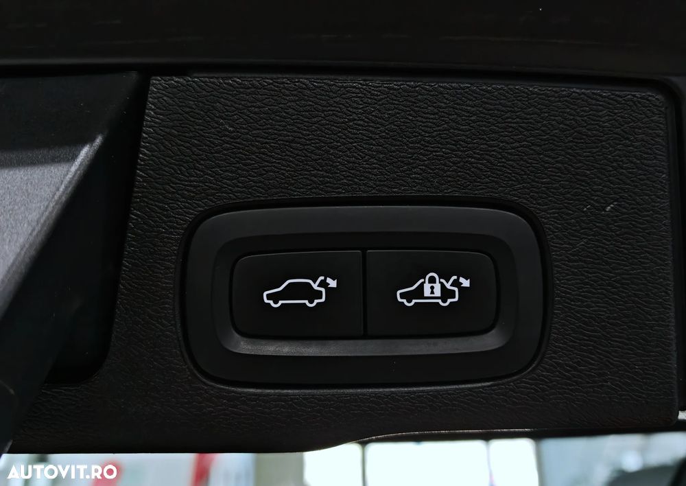 Volvo XC 60 T6 AWD Recharge Geartronic Inscription - 34