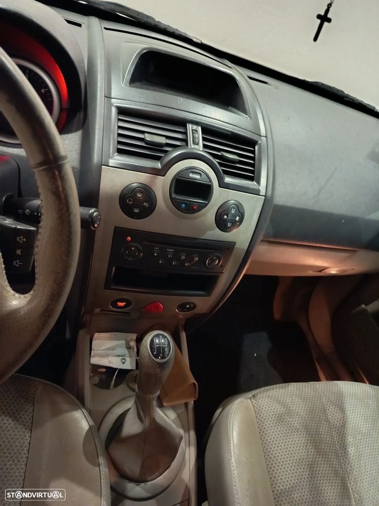 Renault Mégane 1.5 dCi Confort - 7