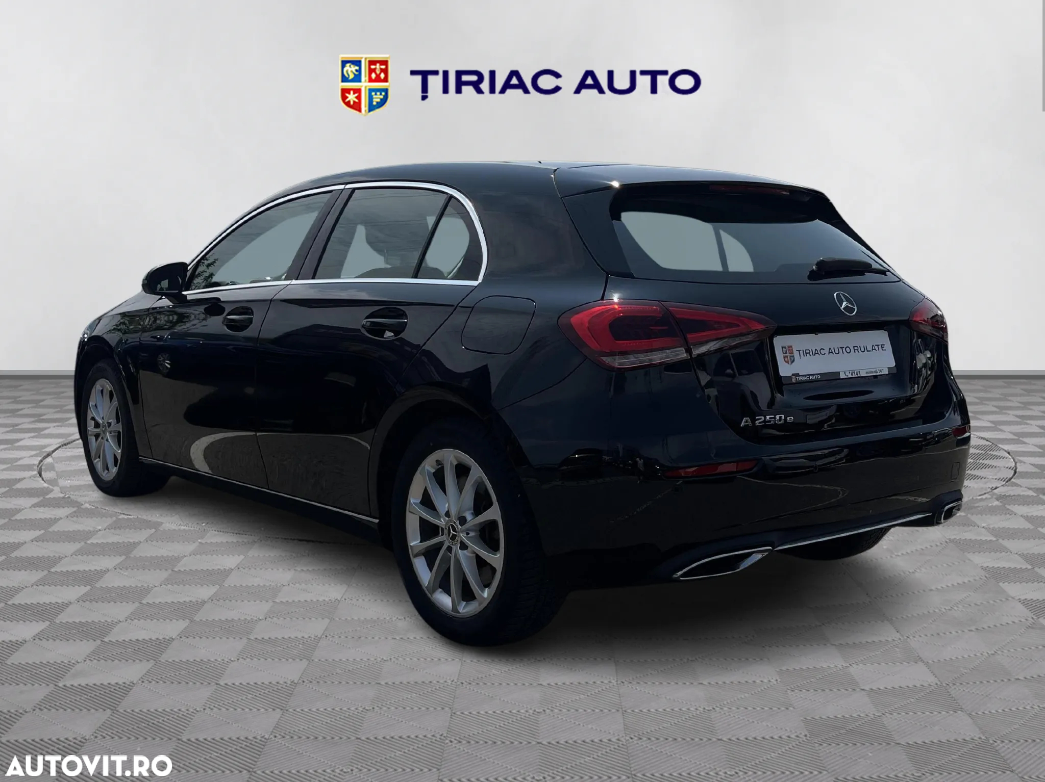 Mercedes-Benz A - 3