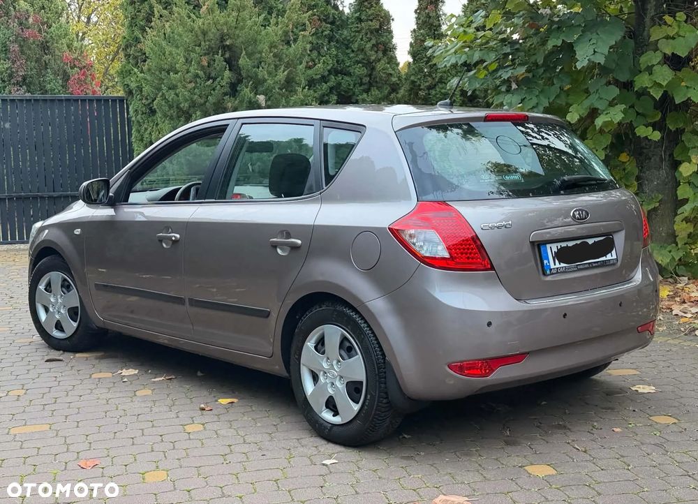 Kia Ceed - 3