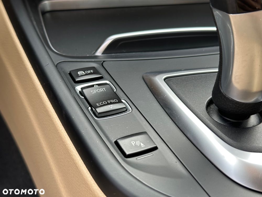 BMW Seria 3 320i Advantage - 28