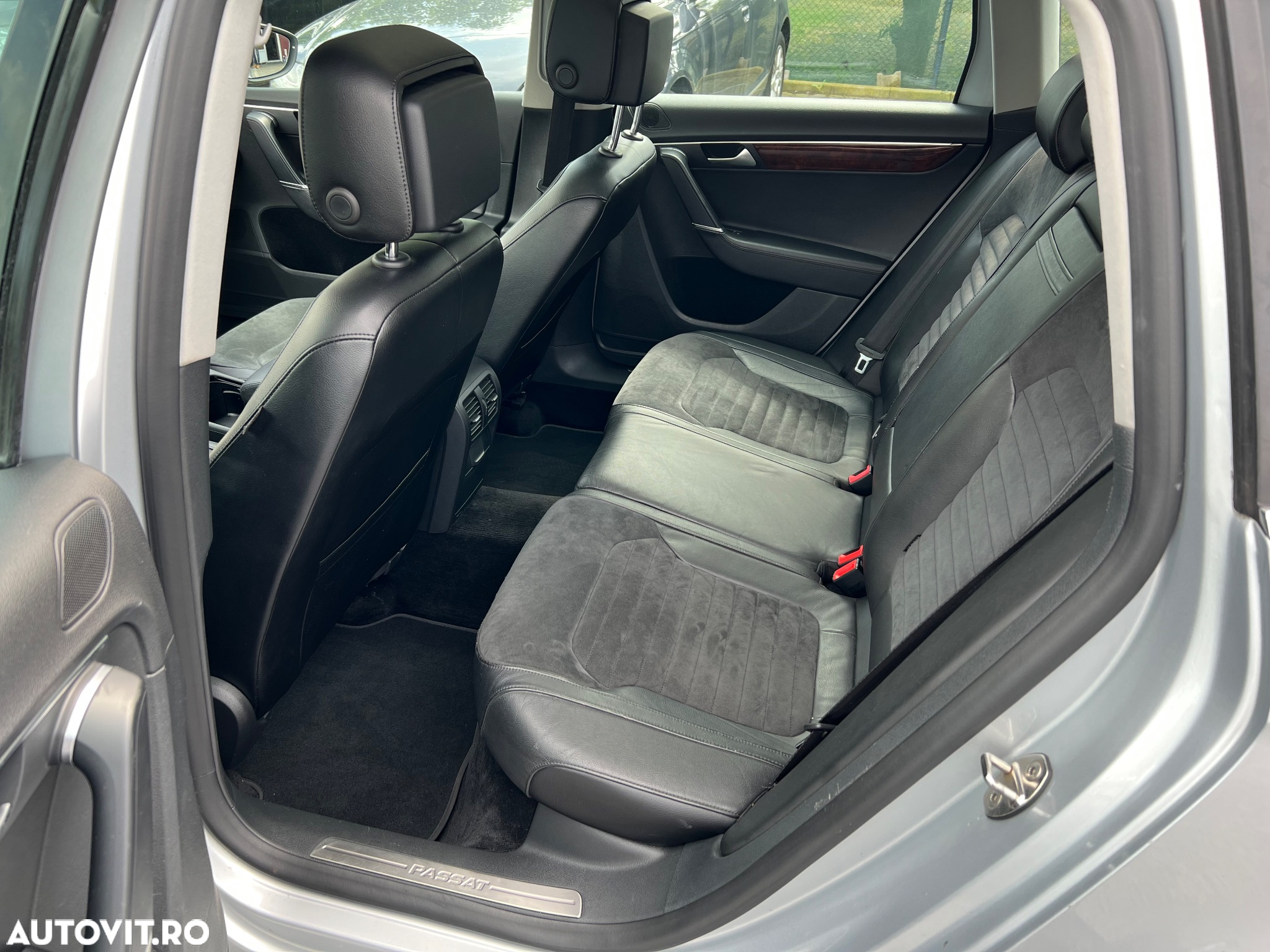 Volkswagen Passat Variant 2.0 TDI 4Motion BlueMotion Technology Highline - 10