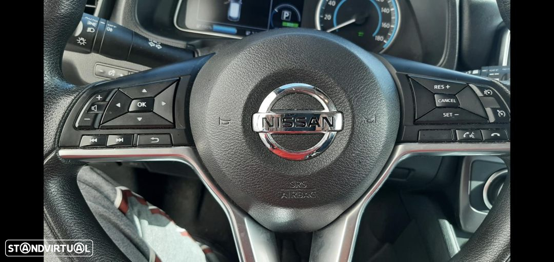 Nissan Leaf Tekna ProPilot Park - 3