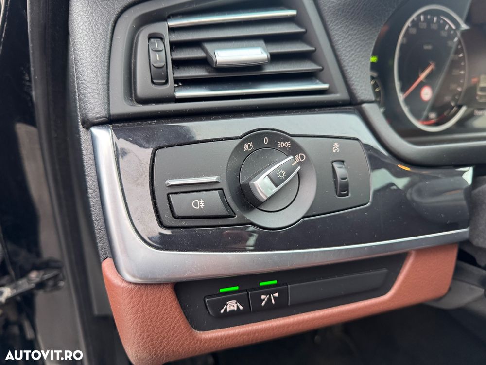 BMW Seria 5 520d Aut. Luxury Line - 7