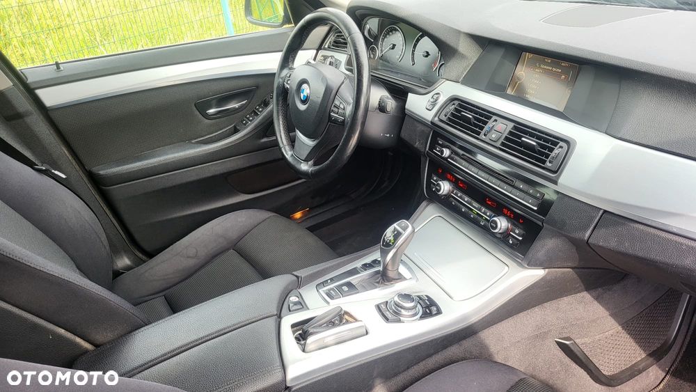 BMW Seria 5 520d Touring - 5