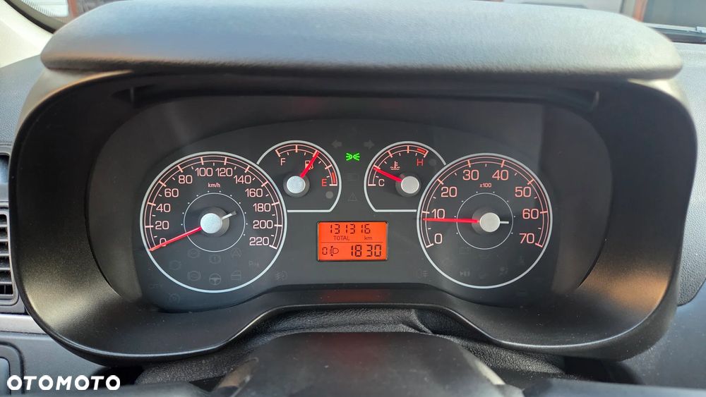 Fiat Grande Punto 1.4 16V Active - 11