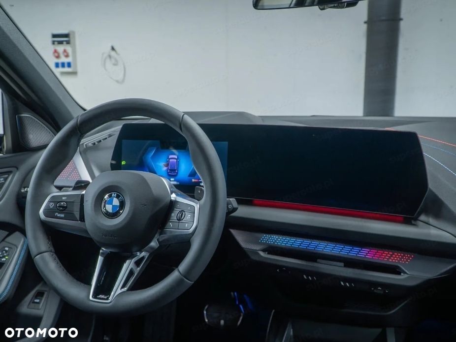 BMW Seria 1 120 mHEV - 12