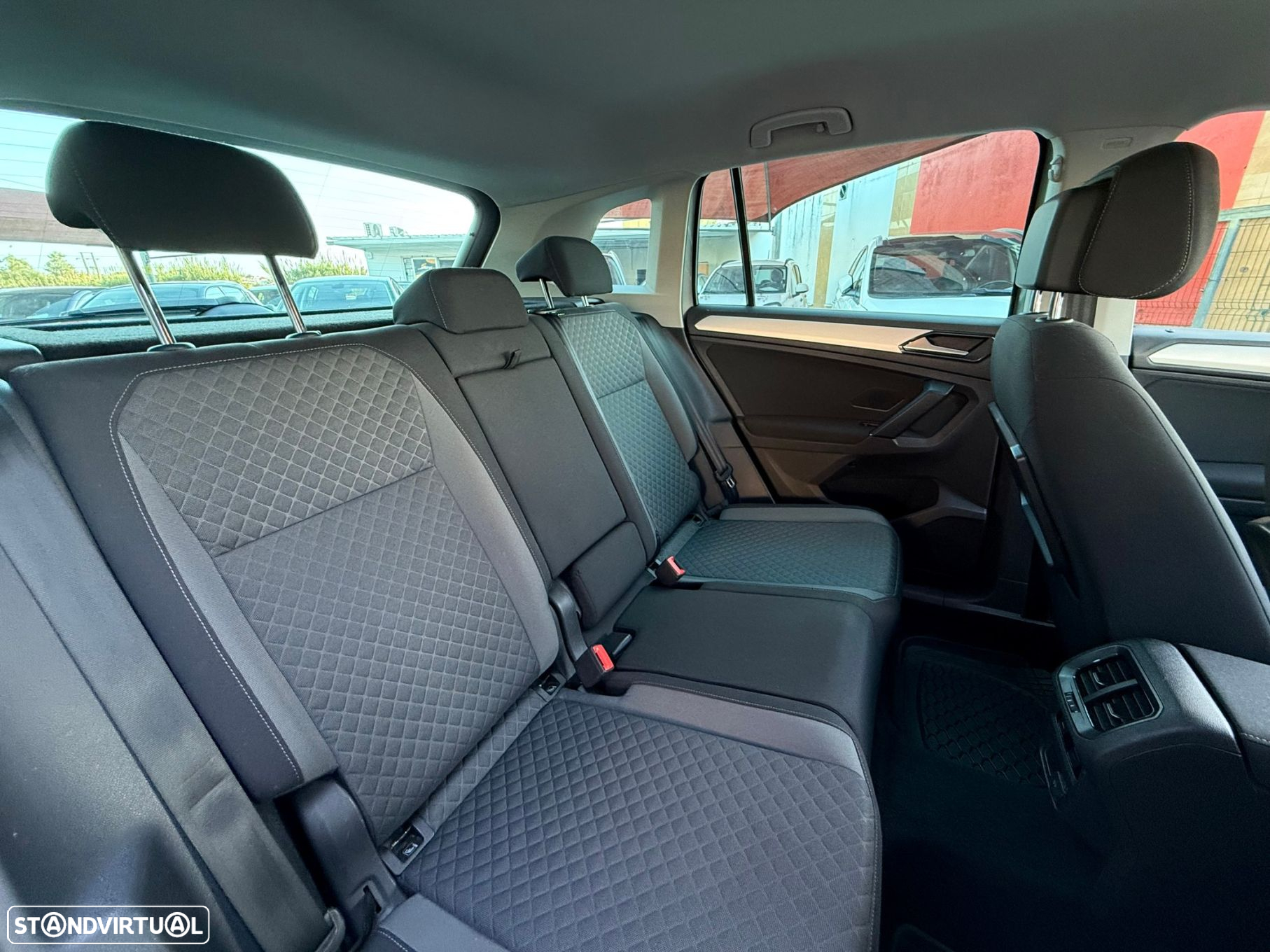 VW Tiguan 1.6 TDI Confortline - 8
