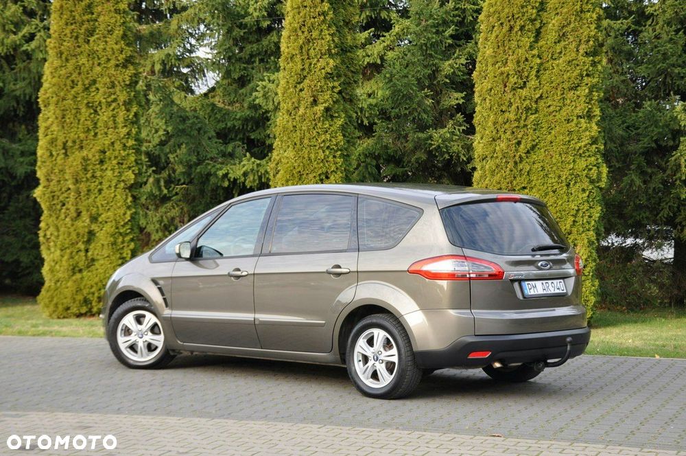 Ford S-Max - 13