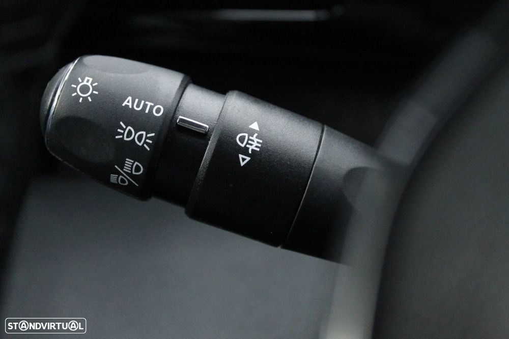 Peugeot 408 1.2 PureTech Allure EAT8 - 25