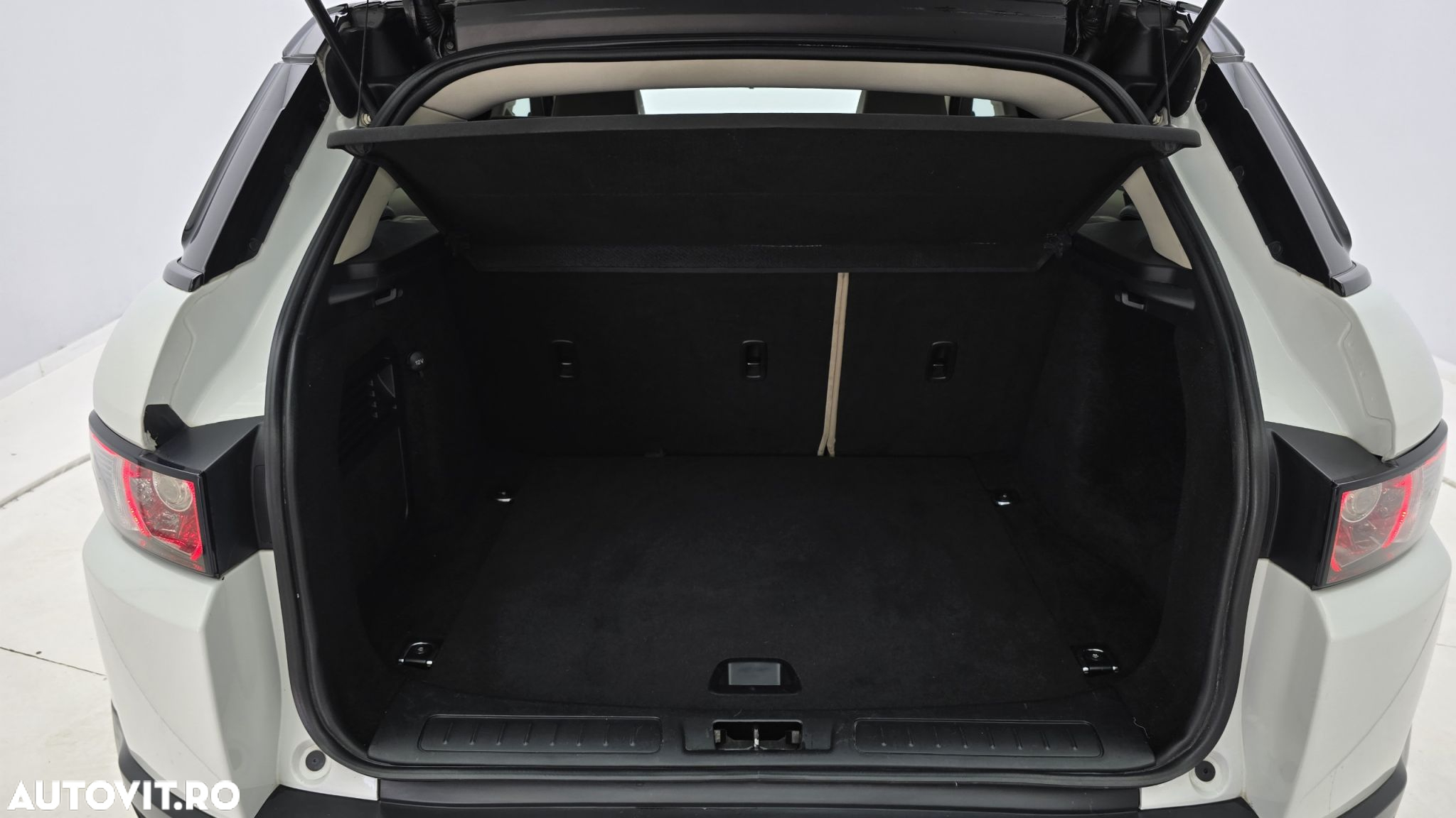 Land Rover Range Rover Evoque - 25