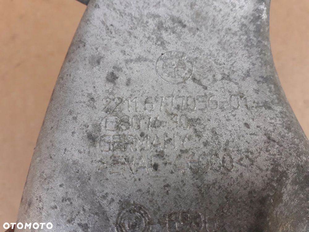 ŁAPA WSPORNIK SILNIKA BMW 5 E60 E61 2.0D 6777056 - 6
