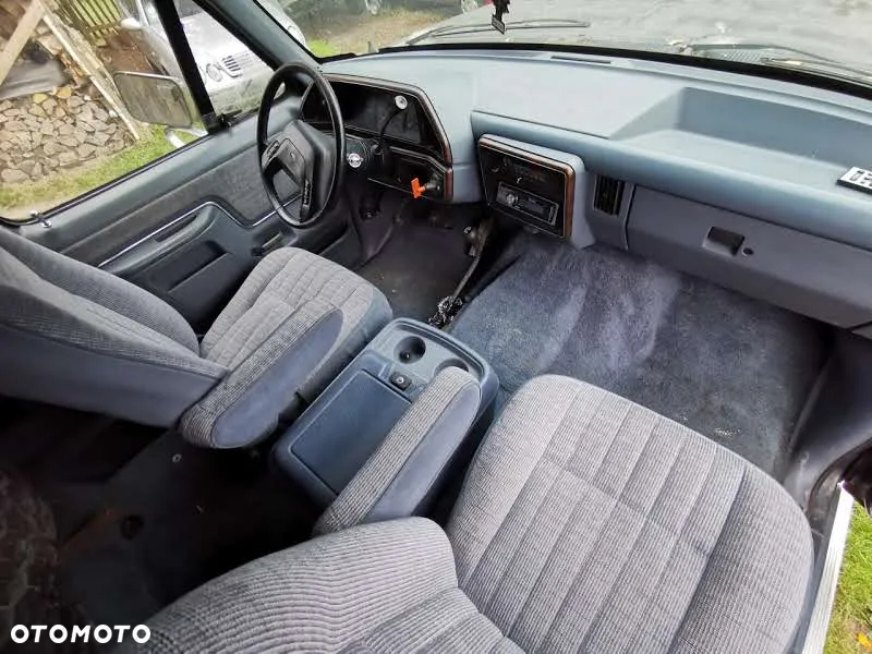 Ford Bronco - 28