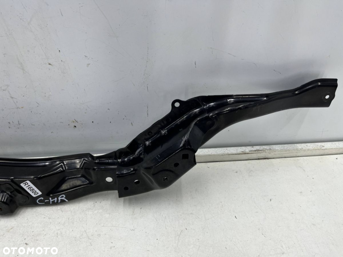 Pas przedni Toyota C-HR I CHR 16-23r. górne wzmocnienie pasa wspornik oryginalne - 3