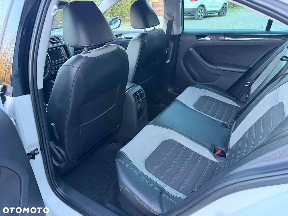 Volkswagen Jetta 1.4 TSI BMT Highline - 11