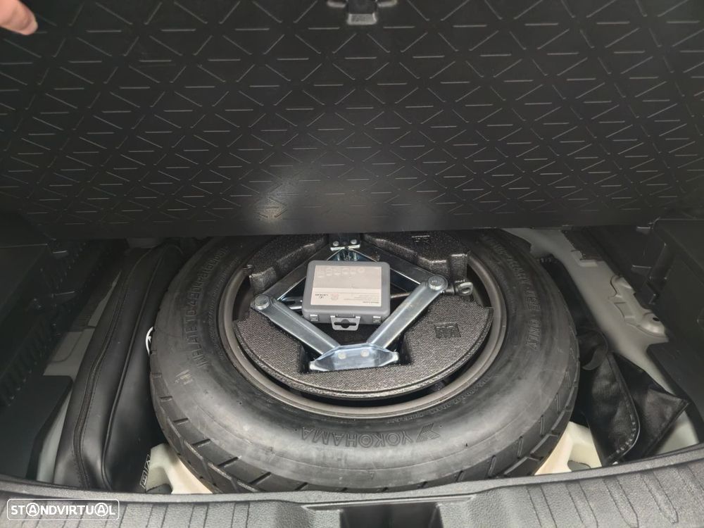 Toyota RAV4 2.5 HDF Square Collection - 28