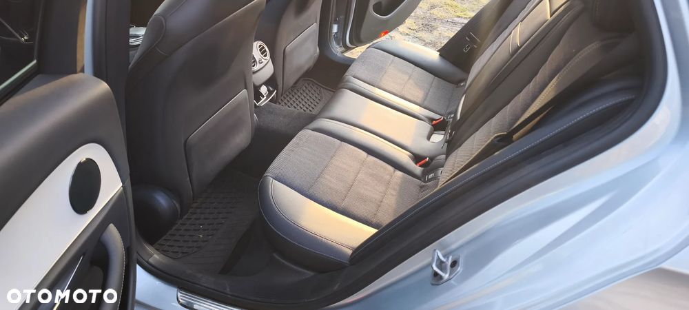 Mercedes-Benz Klasa E 220 d 9G-TRONIC Avantgarde - 22