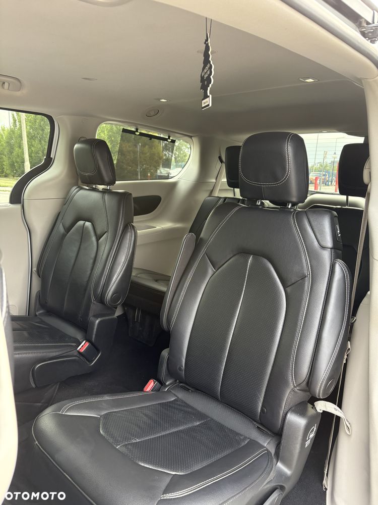Chrysler Pacifica - 6