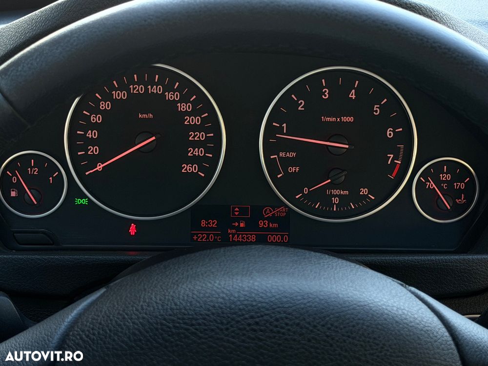 BMW Seria 3 320i Advantage - 32
