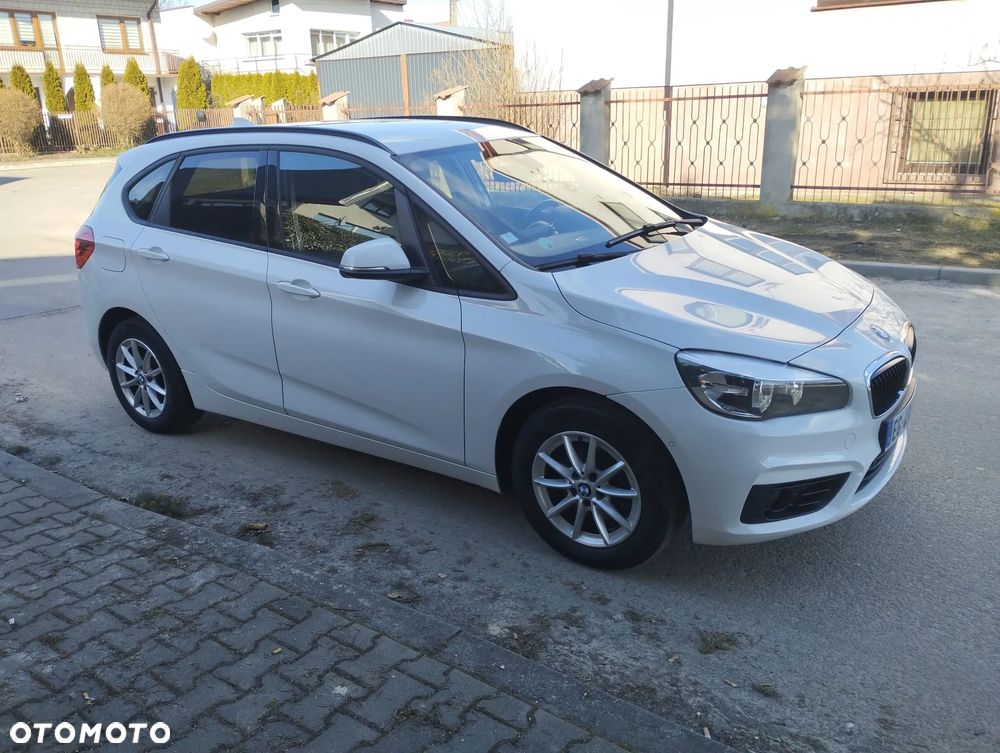 BMW Seria 2 216d - 8