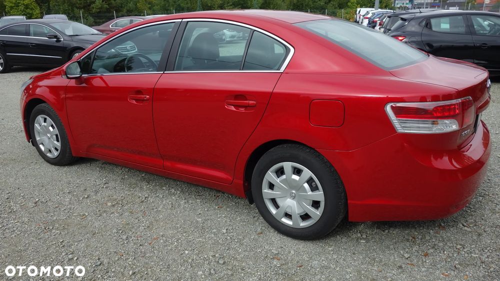 Toyota Avensis 1.8 Sol - 10