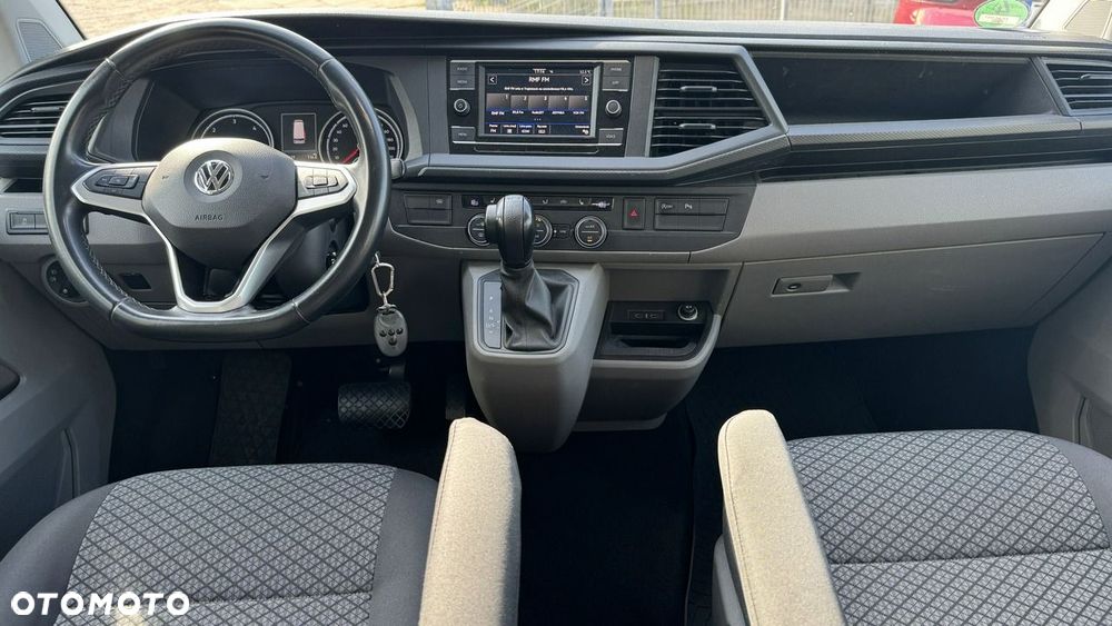 Volkswagen Caravelle - 11