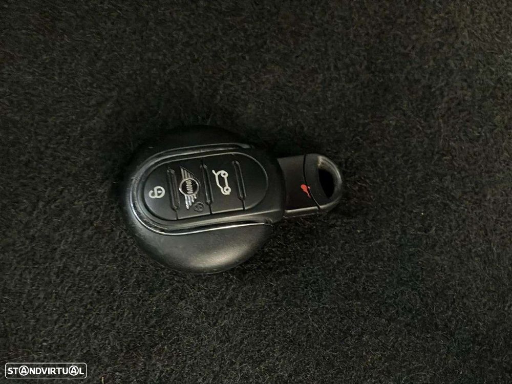 MINI 5 Portas Cooper Auto - 17