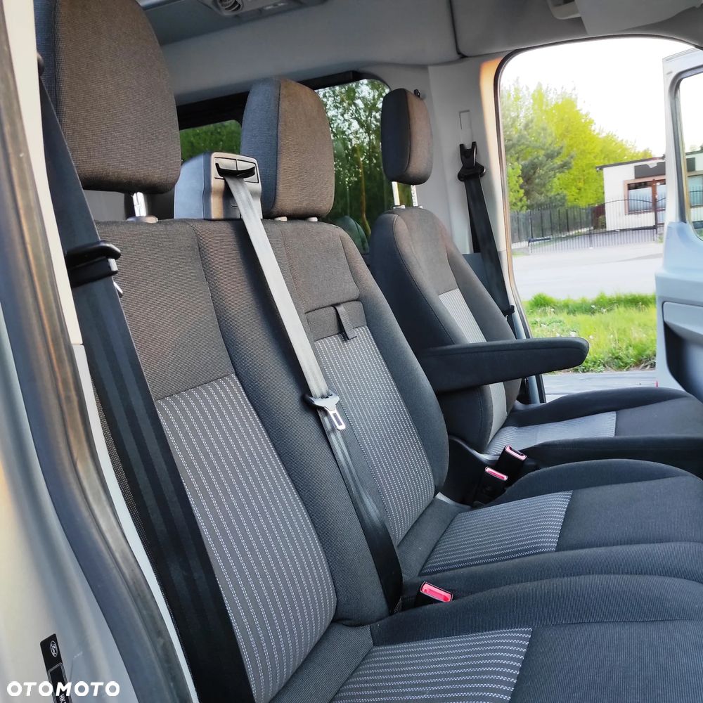 Ford Transit Autobus 18 osób 2.2 TDCI 155 KM 2017 r - 23