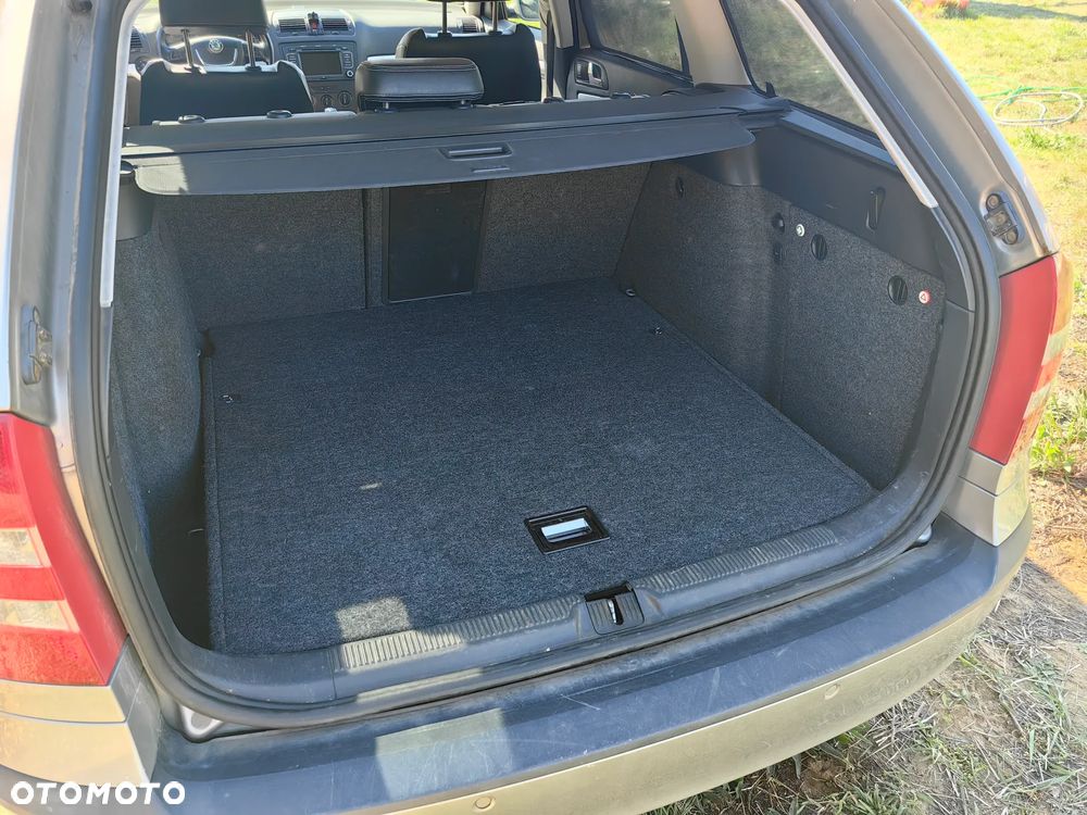 Skoda Octavia 1.6 FSI Classic - 16