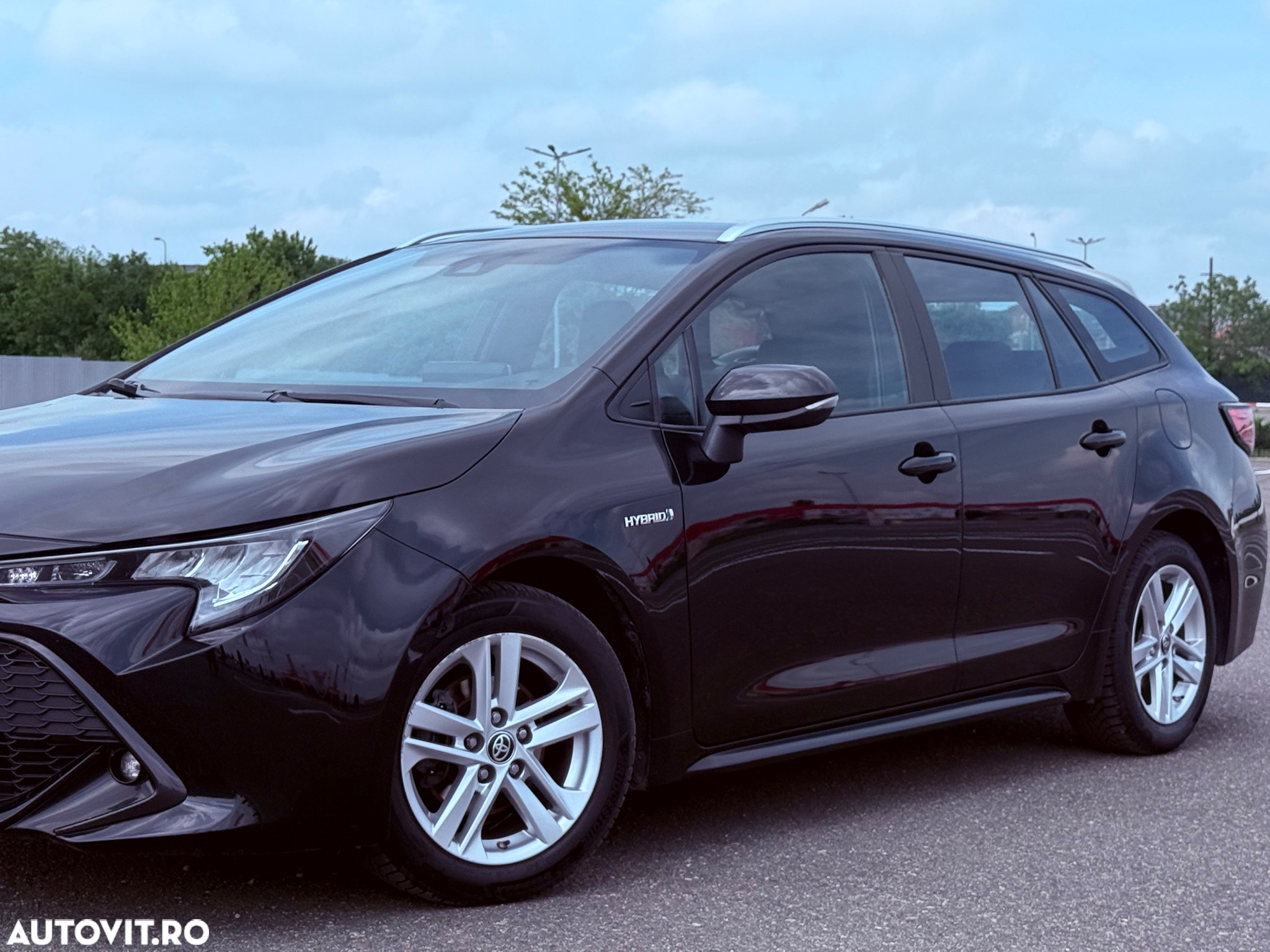 Toyota Corolla 1.8 Hybrid Business Edition - 2