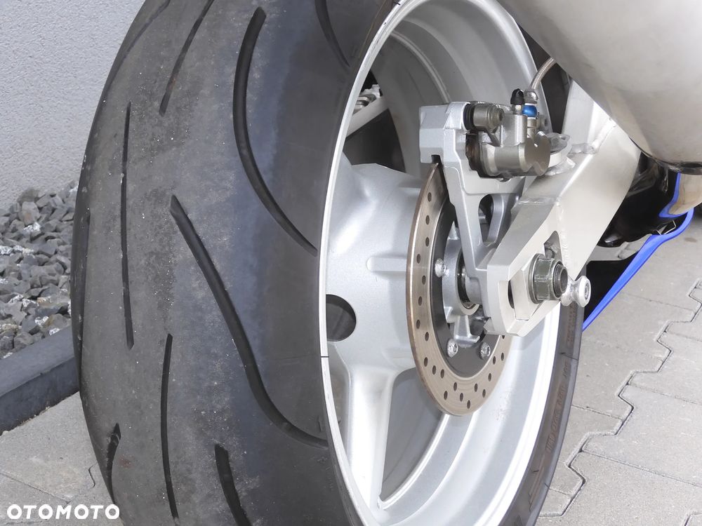 Yamaha R6 - 16