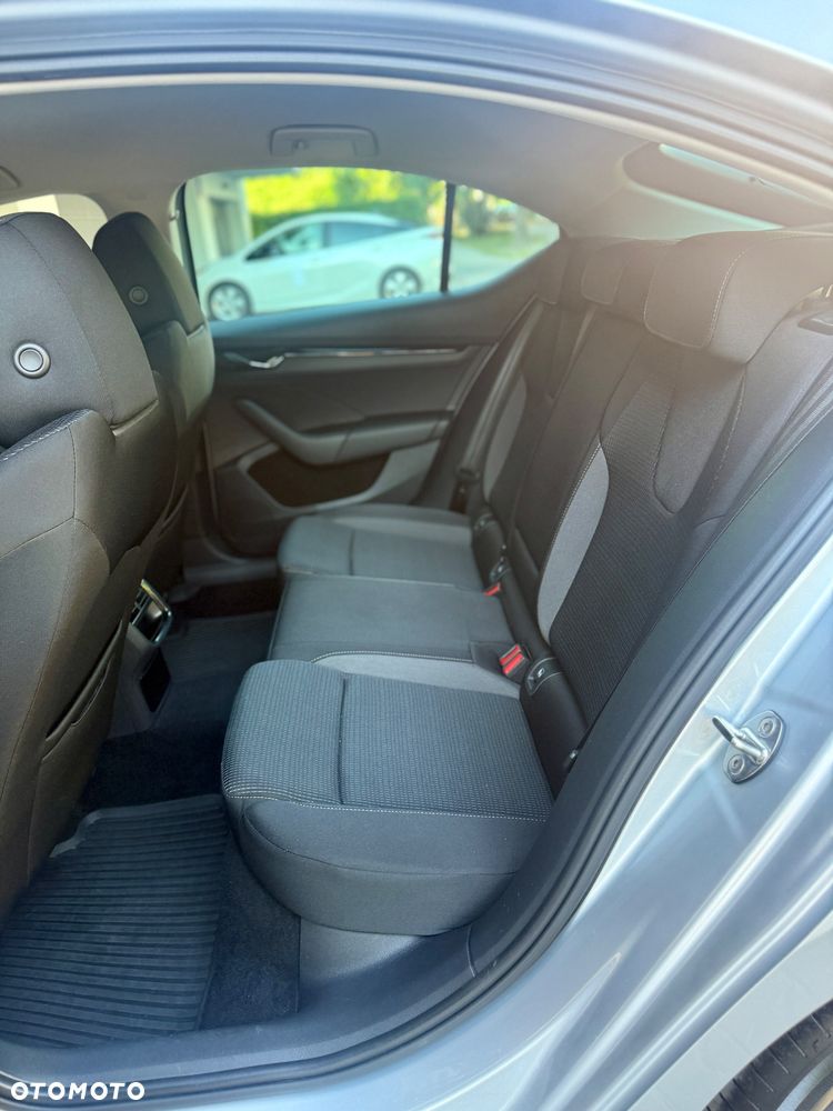 Skoda Octavia 2.0 TDI Ambition DSG - 11