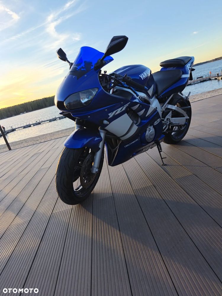 Yamaha R6 - 7