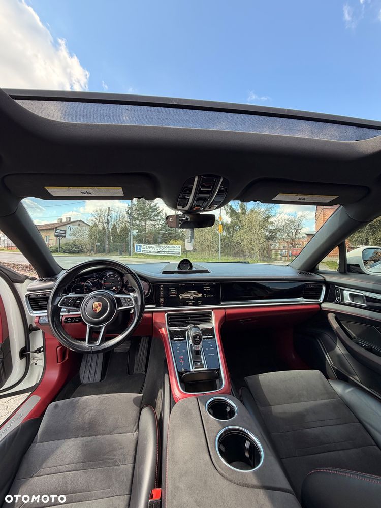 Porsche Panamera 4 - 17