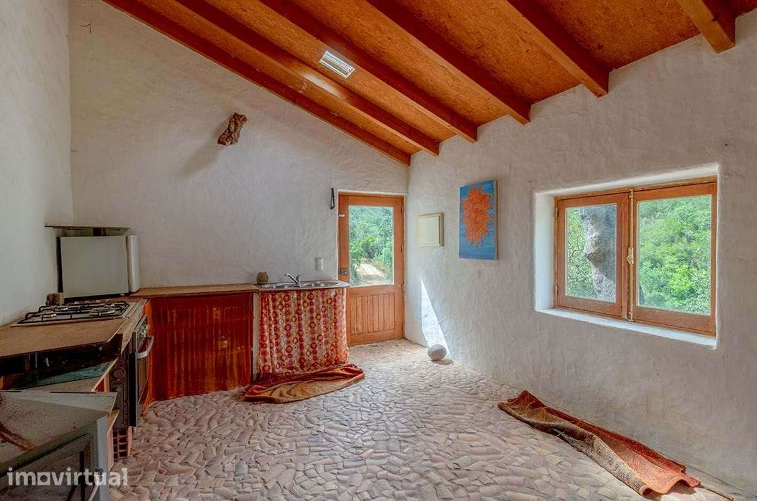 MORADIA RURAL RECONSTRUÍDA COM 2 RUÍNAS NUM LOCAL IDÍLICO, ODECEIXE - Grande imagem: 4/17