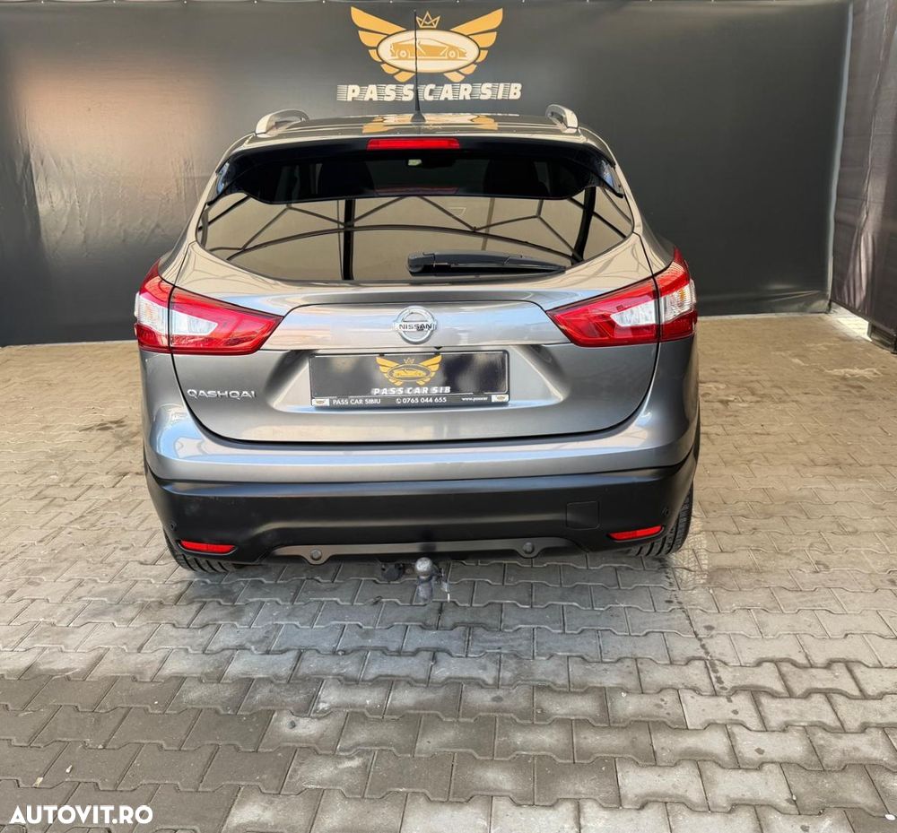 Nissan Qashqai 1.6 DCI Xtronic TEKNA+ - 4