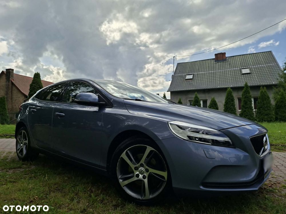 Volvo V40 T2 Momentum - 18