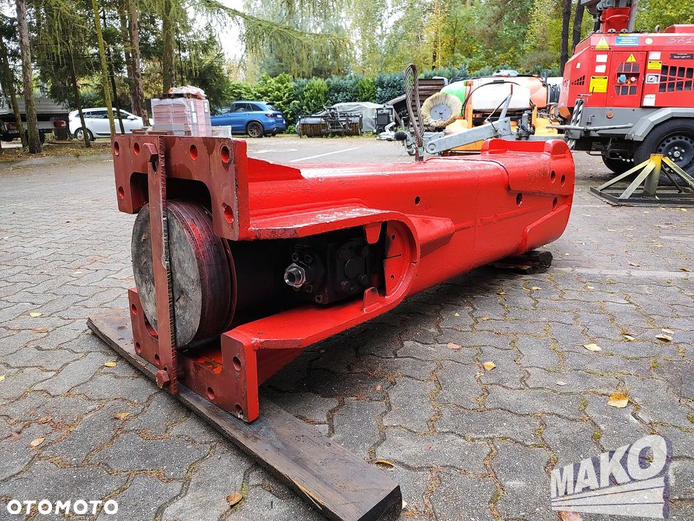 Młot hydrauliczny Rammer E68 1700kg do koparki - 4