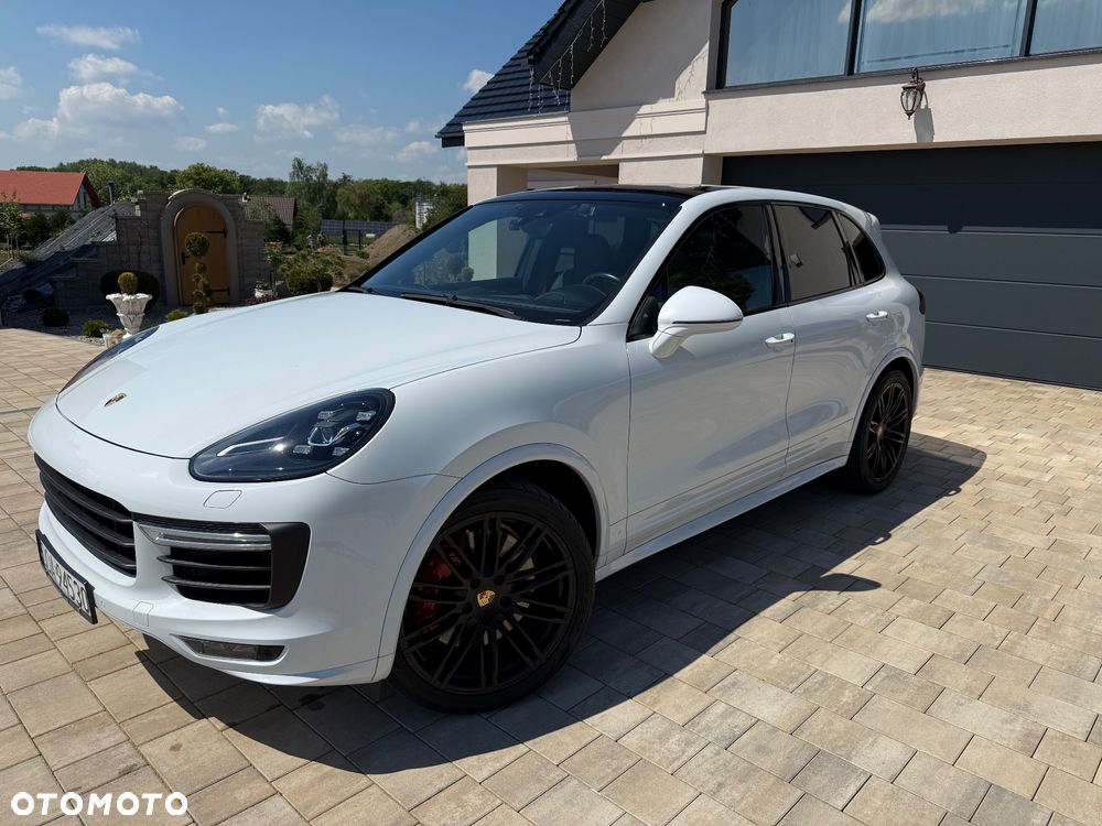 Porsche Cayenne GTS - 2
