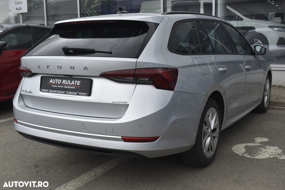 Skoda Octavia Combi 2.0 TDI DSG Style - 6