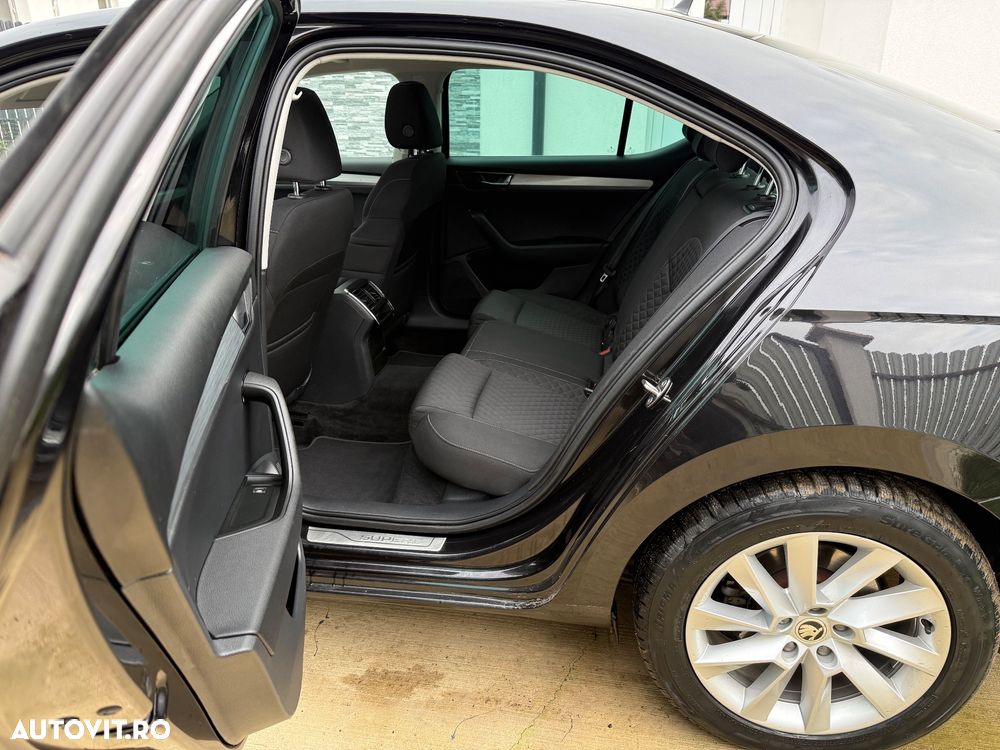 Skoda Superb 1.4 TSI iV DSG Ambition - 9