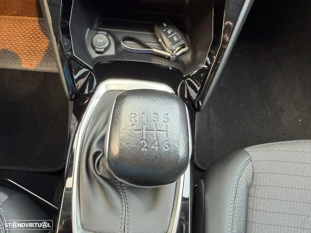 Peugeot 2008 1.2 PureTech Allure - 24