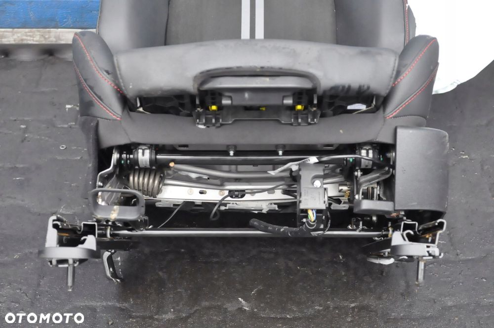 FIESTA MK8 ST PERFORMANCE FOTELE PRZÓD - 15