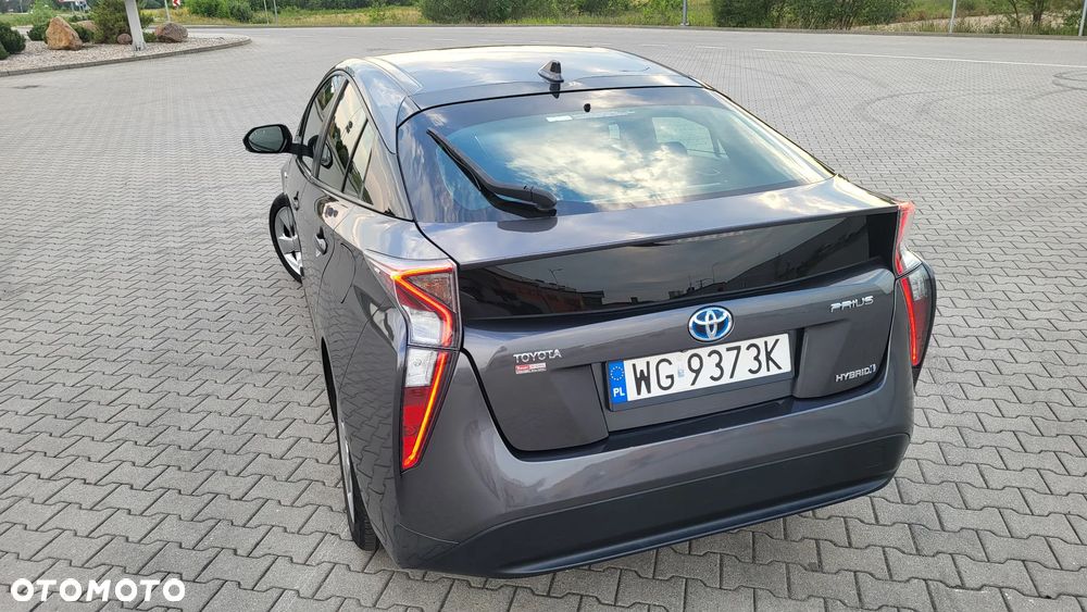 Toyota Prius Hybrid - 5