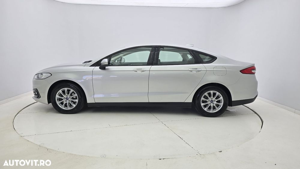 Ford Mondeo 2.0 HEV Trend - 9