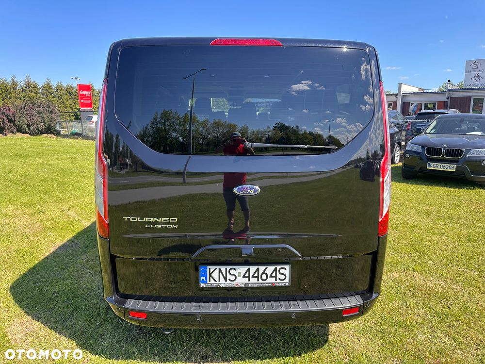 Ford Tourneo Custom - 35